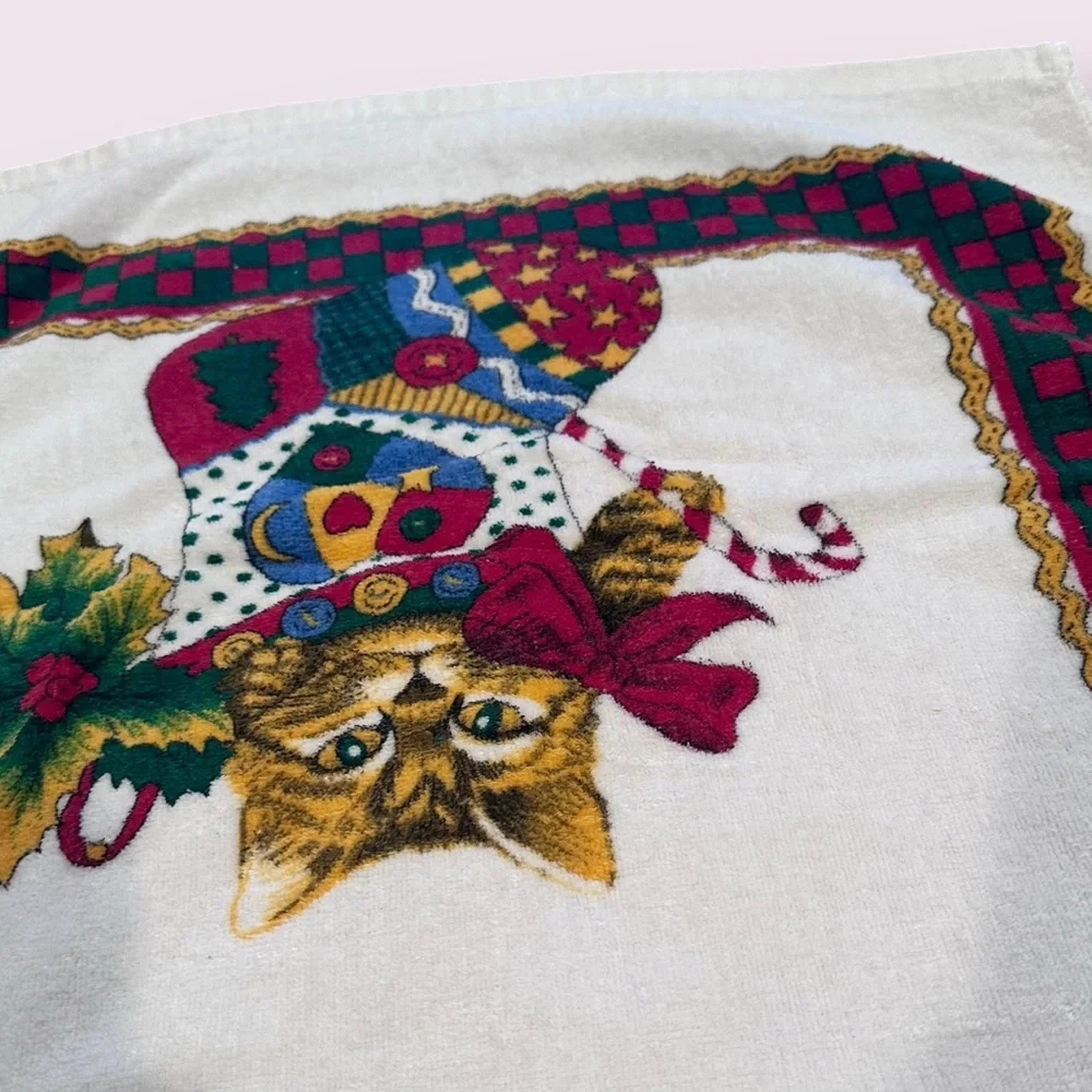 Vintage Festive Cat Holiday Household Towel - White with Red & Green 22